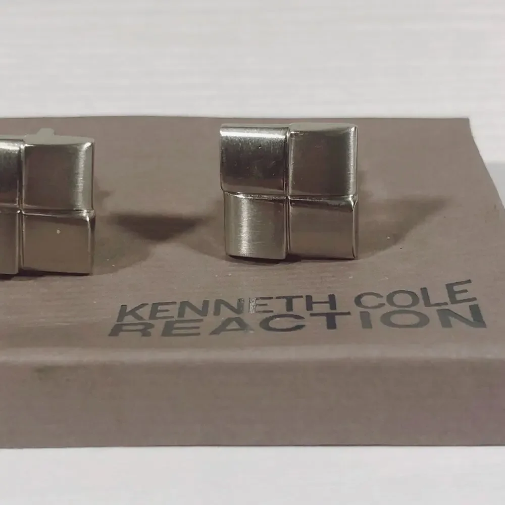 Kenneth Cole Reaction Silver Tone Square Metal Cufflinks Cuff Links Set
